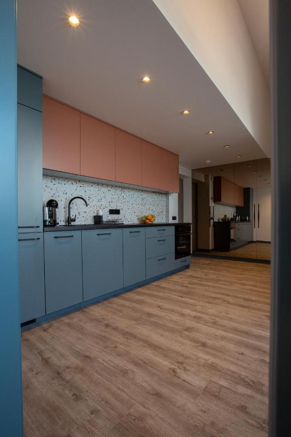 M8 Stylish One-Bedroom Apartment Каунас Екстериор снимка