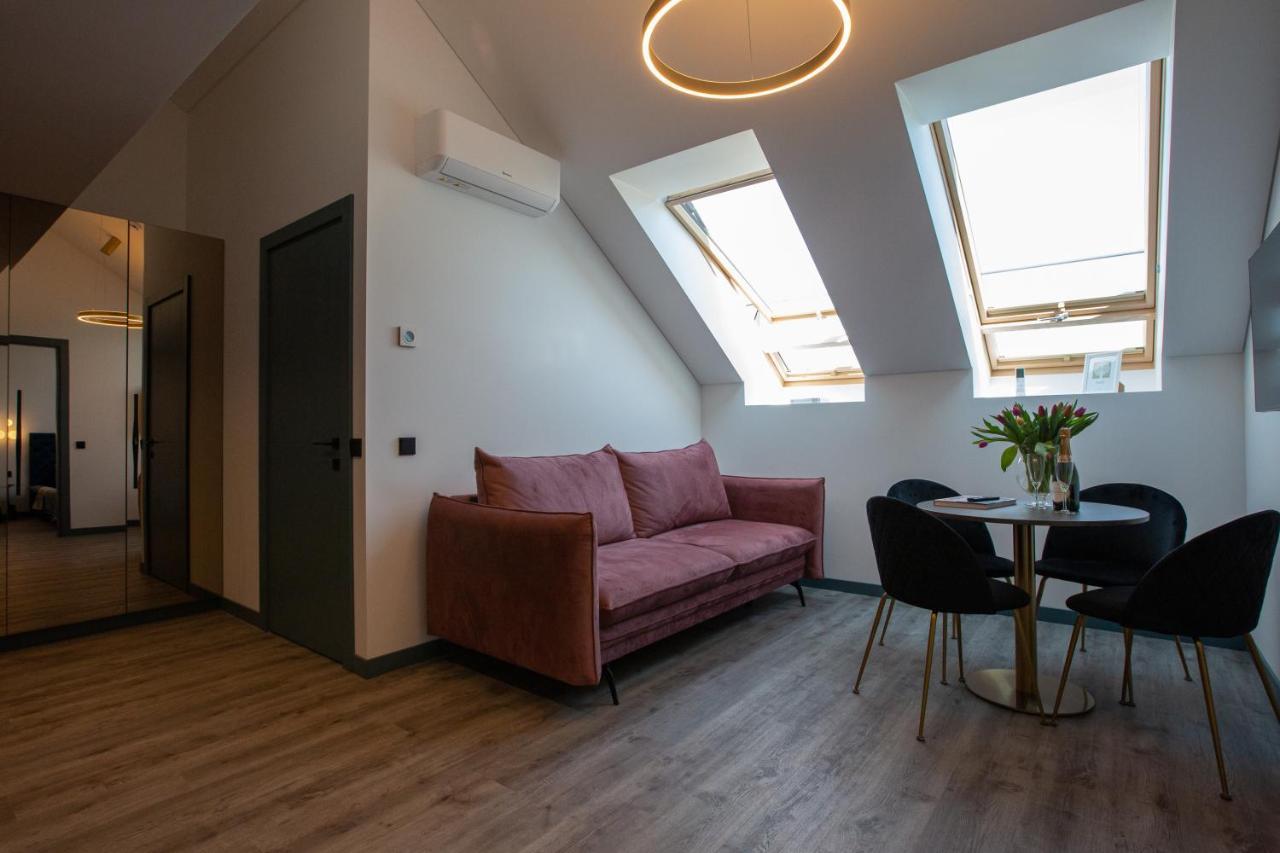 M8 Stylish One-Bedroom Apartment Каунас Екстериор снимка